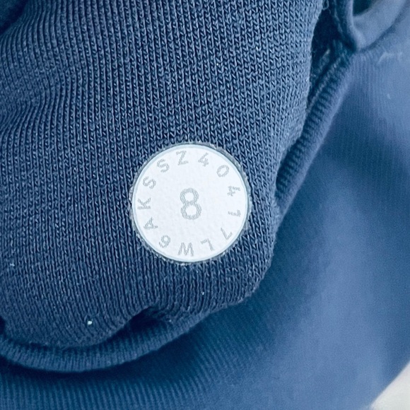 Size 8 Lululemon Navy. Luxtreme - Picture 4 of 8